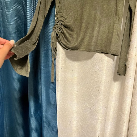 Garage side knot long sleeve shirt 💚 - Picture 5 of 8